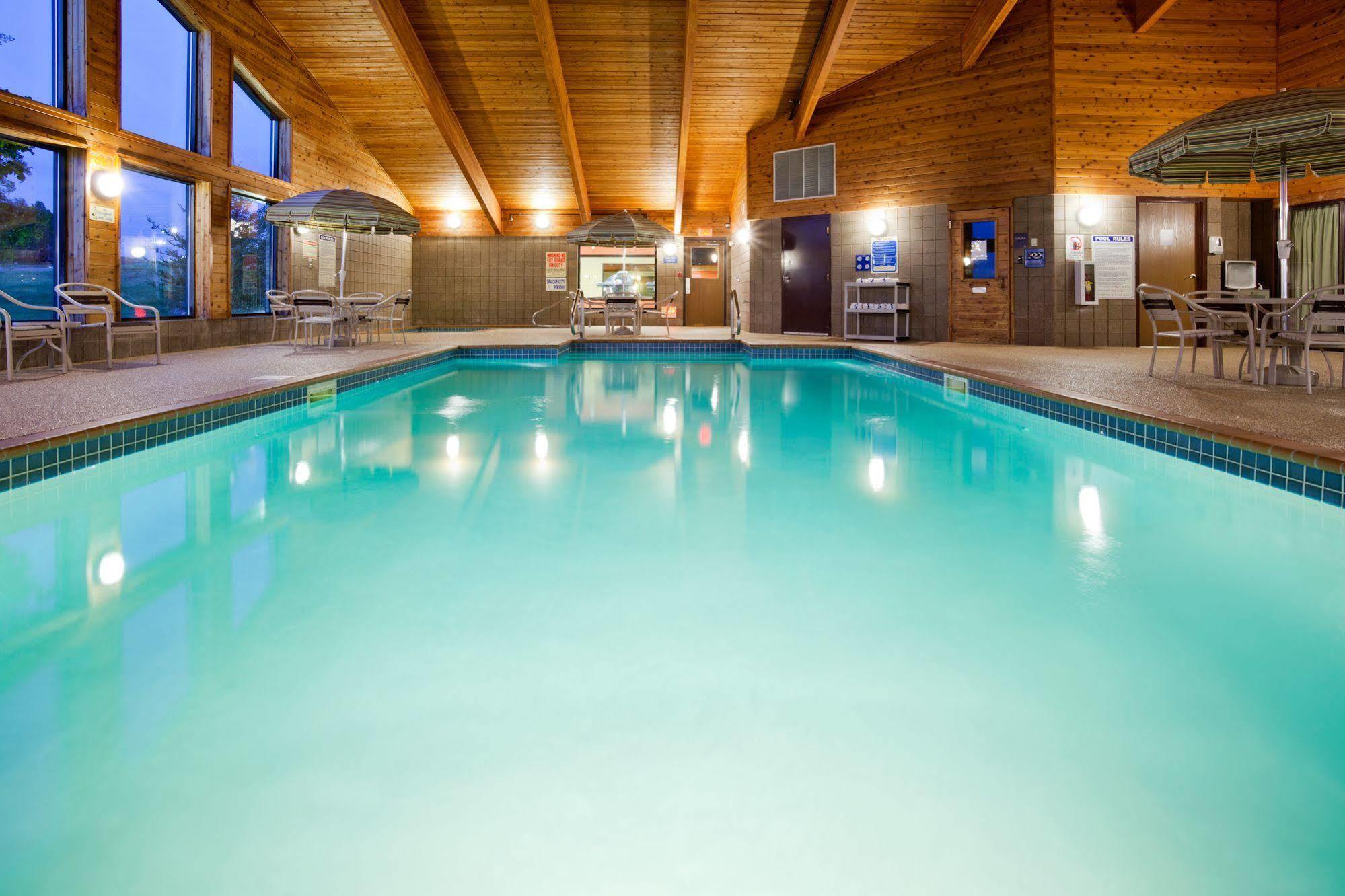 Americinn By Wyndham Sauk Centre מראה חיצוני תמונה